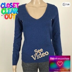 👛 2/$15 H&M Blue V-Neck Long Sleeved Sweater XS